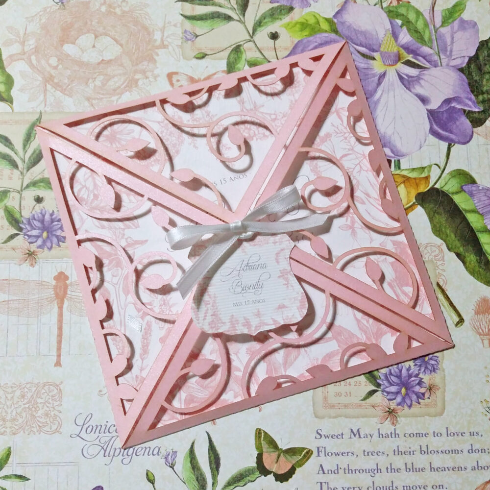 Tarjeta Láser 40 - Flores con arabescos