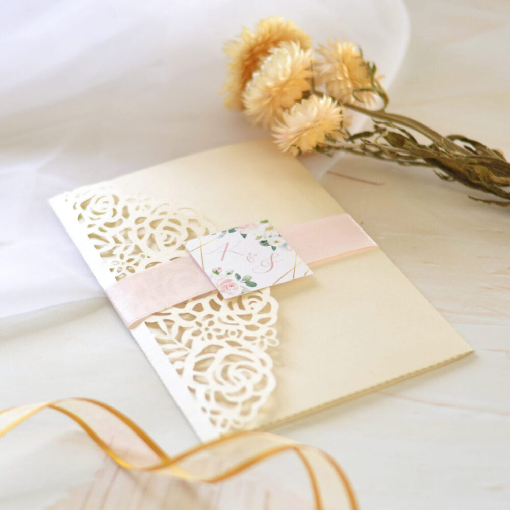 Tarjeta Láser 52 - Tríptico Flores