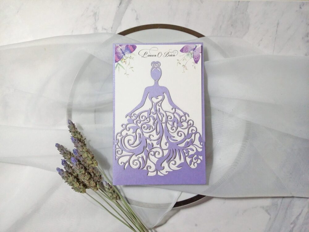 Tarjeta Láser 46 - Vestido Quinceañera Mariposas Lila - Imagen 2