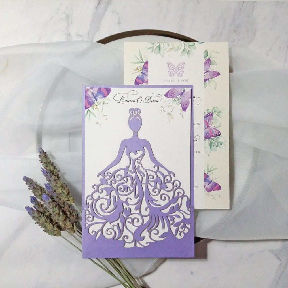Tarjeta Láser 46 - Vestido Quinceañera Mariposas Lila