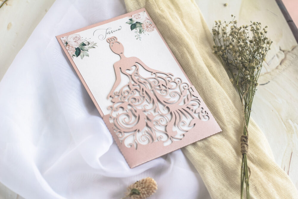 Tarjeta Láser 46 - Vestido Quinceañera Rosas y Hortensias - Imagen 3