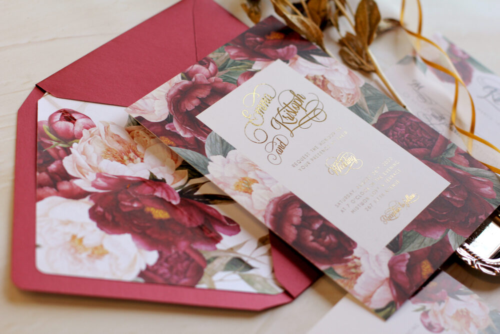 Invitacion Hotstamping Peonías Bordó - Imagen 4
