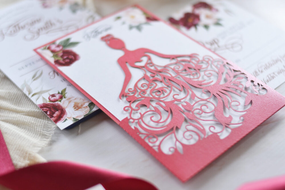 Tarjeta Láser 46 - Vestido Quinceañera Peonías rojas - Imagen 2