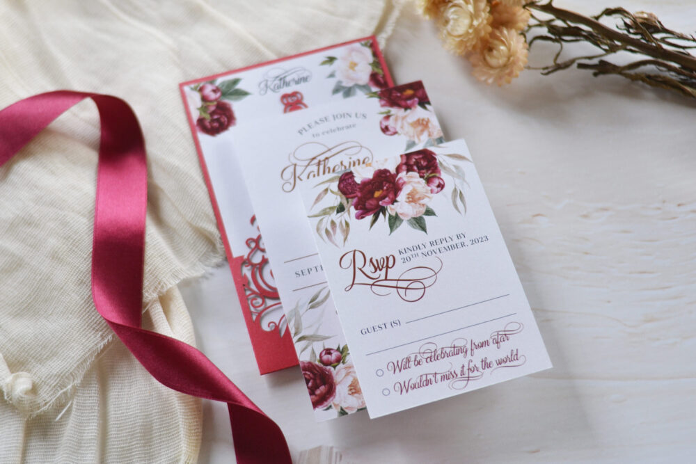 Tarjeta Láser 46 - Vestido Quinceañera Peonías rojas - Imagen 5